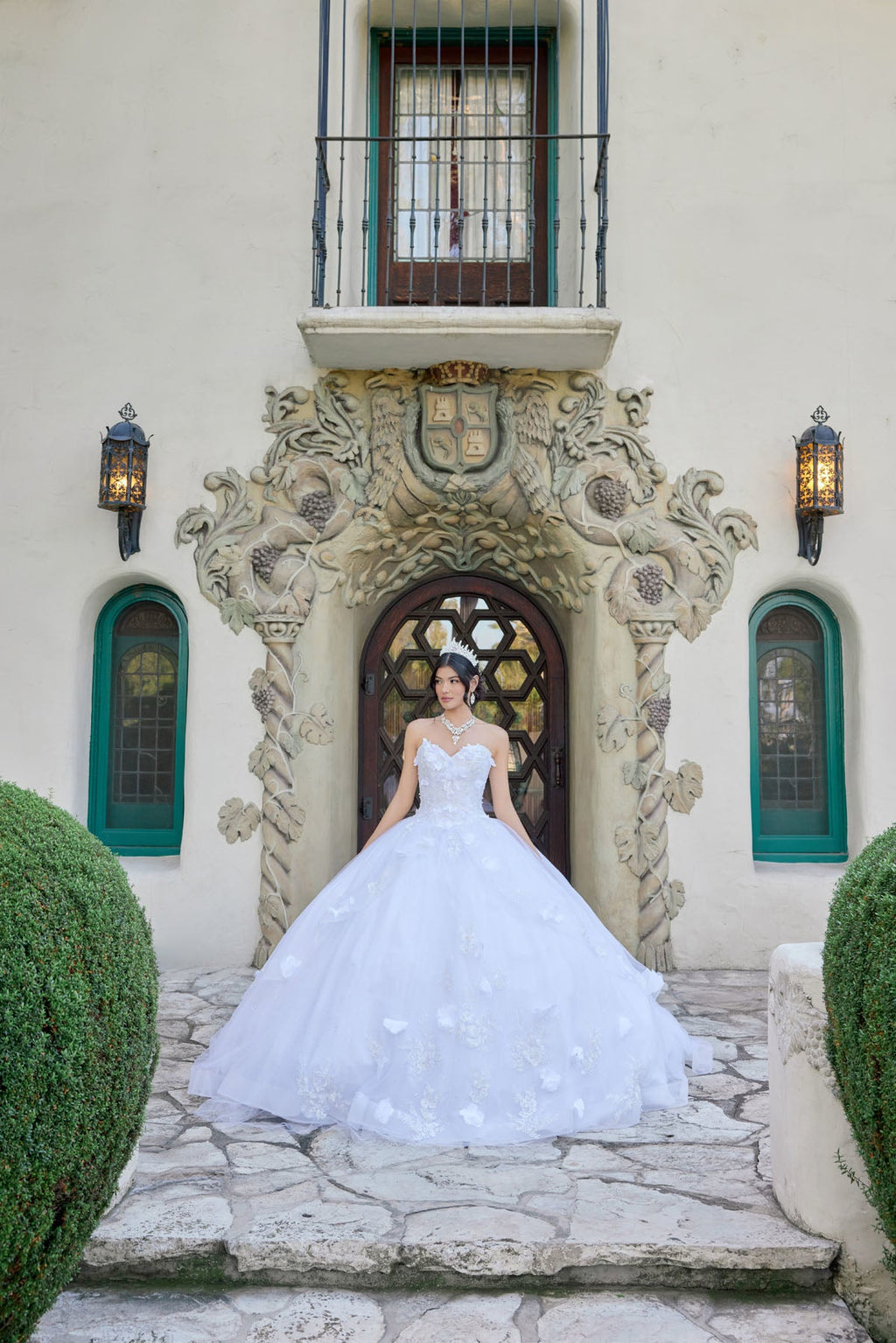 Elegant Lace Embellished Long Bridal Wedding Gown Detailed