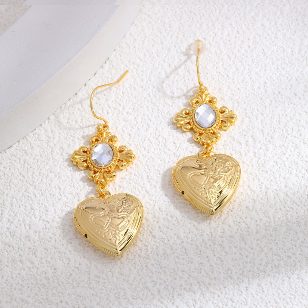 Palace retro temperament earrings, Spring and Autumn fashion peach heart earrings, higher-end earrings, French earrings